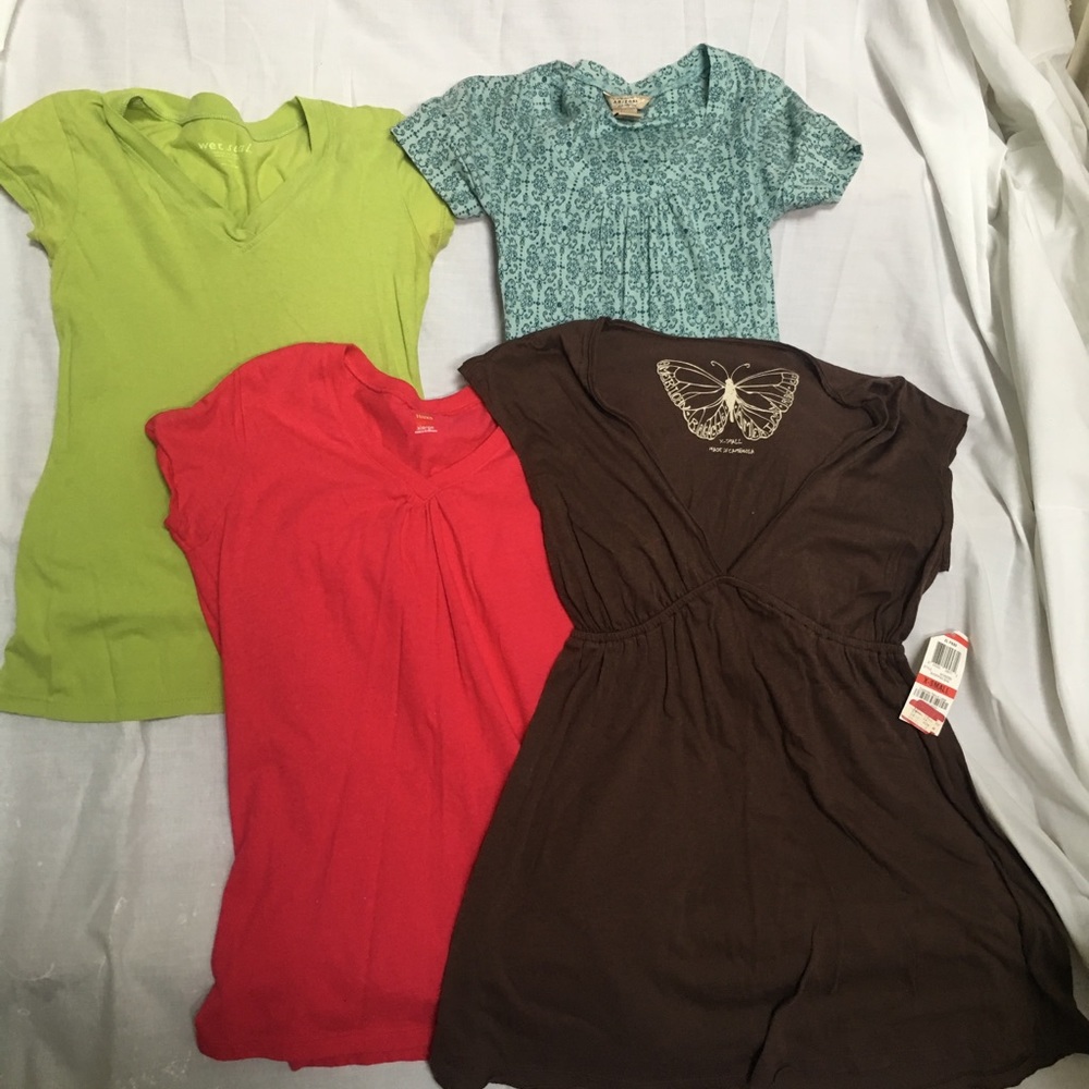 Lot of four shirts 👚 👕